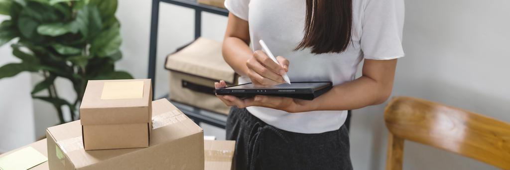 what is a storefront business