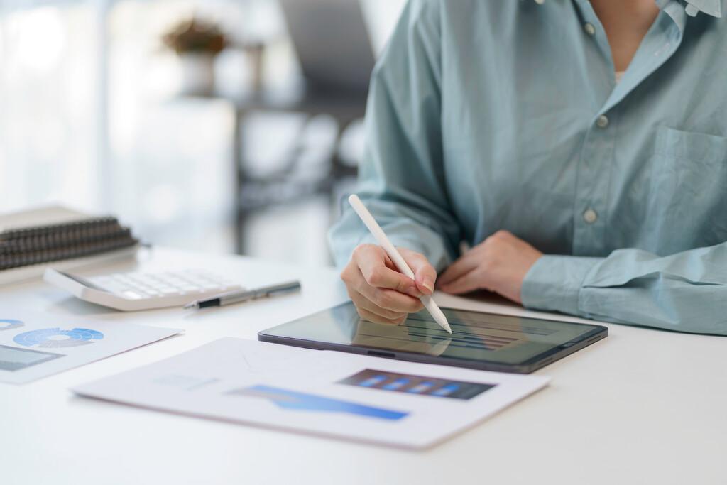 average ecommerce conversion rate for high ticket sales